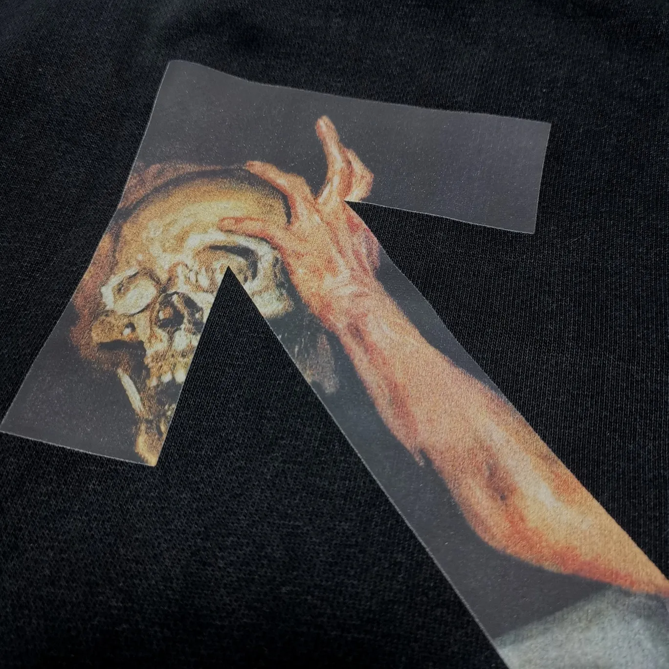 Additional details - the top tested version OFFWHITE OW Pascal's Golden Ratio Skeleton Dancing Girl for Male and Female Couple Pure Cotton Loose Autumn and Winter Hoodie Sweatshirt Johansen is the first to wear the same style, a must-have for autumn and winter hot items. The entire garment uses Kornit Digital's 7-head color direct-injection process, and the blue-green fluorescent printing uses imported glue technology. The green printing is pressed on the large pattern on the back. The two are not formed in one piece, but are two printing processes with a tactile feel. The fabric is made of 480g fish scale pure cotton terry, which has a full drape and is highly recommended. Color: Black Size: XS-L P:390